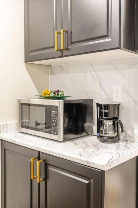 Spacious Basement Mississauga Luaran gambar